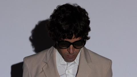 El músico argentino Maximiliano Calvo publica el disco doble Terapia de grupo.