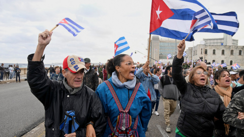 Marcha frente a la Embajada de EEUU por el asesinato estadounidense de soldados cubanos.