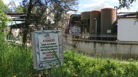 L'exterior de la fàbrica de bateries Exide de Bonmatí