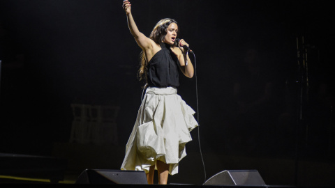 La cantante Rosalía durante el Concierto-Manifiesto x Palestina en el Palau Sant Jordi de Barcelona. La cantante Rosalía durante el Concierto-Manifiesto x Palestina en el Palau Sant Jordi de Barcelona.