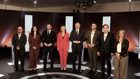 Debate de los candidatos en las próximas elecciones autonómicas de Aragón en el que participan Jorge Azcón (PP), Pilar Alegría (PSOE), Alejandro Molasco (VOX), Jorge Pueyo (CHA), Tomás Guitarte (EXISTE), María Goikoetxea (PODEMOS), Marta Abengochea (IU-SU Debate de los candidatos en las próximas elecciones autonómicas de Aragón en el que participan Jorge Azcón (PP), Pilar Alegría (PSOE), Alejandro Molasco (VOX), Jorge Pueyo (CHA), Tomás Guitarte (EXISTE), María Goikoetxea (PODEMOS), Marta Abengochea (IU-SUMAR) y Alberto Izquierdo (PA), este jueves en RTVE Zaragoza. JAVIER BELVER