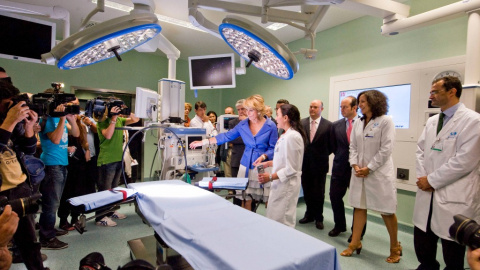 La expresidenta de la Comunidad de Madrid, Esperanza Aguirre, durante la inauguración del Hospital de Torrejón, en septiembre de 2011.