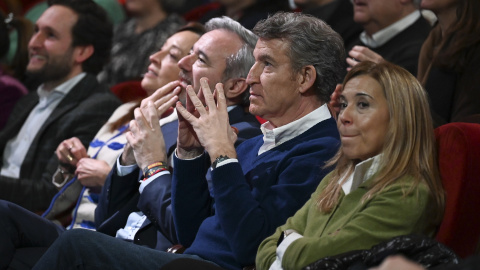 Feijóo Azcón El presidente del PP, Alberto Núñez Feijóo, y el candidato del PP a la Presidencia de Aragón, Jorge Azcón, en un mitin este miércoles.