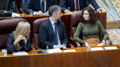 La presidenta de la Comunidad de Madrid, Isabel Díaz Ayuso, interviene durante un pleno en la Asamblea de Madrid, a 5 de febrero de 2026, en Madrid (España).