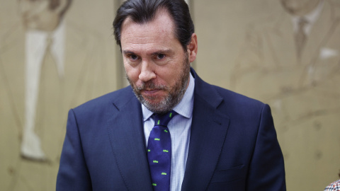 Oscar Puente Huelga de Trenes El ministro de Transportes y Movilidad Sostenible, Óscar Puente, comparece este martes en la Comisión de Transportes y Movilidad Sostenible del Congreso para dar explicaciones sobre el accidente de Adamuz (Córdoba) y las demás recientes incidencias ferroviarias.