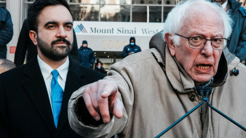 El senador Bernie Sanders en una comparecencia con el alcalde de Nueva York, Zohran Mamdani.