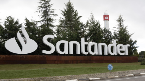 santanderbanco Exteriores de la Ciudad Financiera del Banco Santander, el banco que más dinero ganó en 2025, en Boadilla del Monte (Madrid).