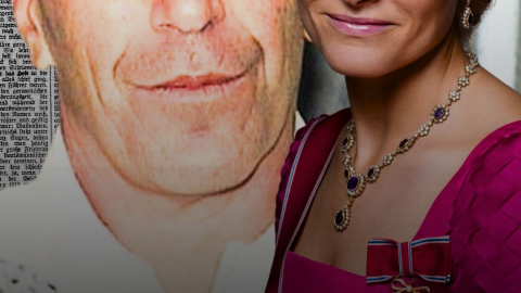 Jeffrey EPSTEIN y la LISTA interminable que cuenta con un miembro de la MONARQUÍA noruega La lista del depredador sexual no para de incorporar nuevos nombres de famosos. ¿Sabías que dos monarquías se han visto involucradas en el caso Epstein y ya forman parte de esta lista interminable? En este vídeo te contamos la relación que mantenían la princesa de noruega y el magnate amigo de Trump.
Hace 18 años nacimos con un compromiso: hacer un periodismo útil para la sociedad. Solo podemos continuar con esta labor si contamos con el apoyo de personas como tú.
Únete a la comunidad de Público. 18 años no son nada… cuando nos queda tanto por contar. Periodismo incómodo para tiempos difíciles. https://bit.ly/3VylhmD
Periodismo, investigación y compromiso para construir un mundo más igualitario.
¡Suscríbete ya a nuestro canal!: https://bit.ly/2U8nM0q
Visita: https://www.publico.es
Síguenos en Facebook: https://www.facebook.com/diario.publico/
Síguenos en Twitter: https://twitter.com/publico_es
Síguenos en Instagram: https://www.instagram.com/publico.es
Síguenos en TikTok: https://www.tiktok.com/@publico_es
Síguenos en Bluesky: https://bsky.app/profile/publico.es