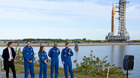 2026-01-17T153834Z_663219781_RC233JAHRNAQ_RTRMADP_3_SPACE-MOON-ARTEMIS La NASA comienza el lanzamiento del cohete SLS para la misión Artemisa II