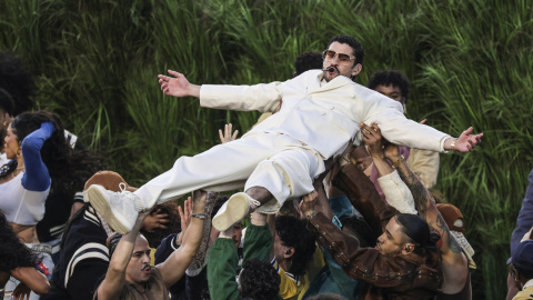 Bad Bunny en la Super Bowl Bad Bunny performs in the Halftime Show of the Super Bowl