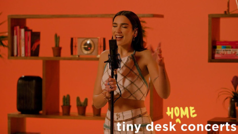 Los Tiny Desk se han convertido en parada obligatoria para todo artista que quiere promocionar su nuevo disco. Los Tiny Desk se han convertido en parada obligatoria para todo artista que quiere promocionar su nuevo disco.
