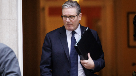 Primer ministro británico Keir Starmer British Prime Minister Keir Starmer departs his official residence at 10 Downing Street