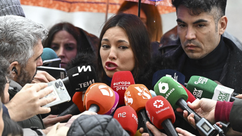 La actriz Elisa Mouliáa realiza declaraciones a la prensa este martes a las puertas de los Juzgados de Plaza de Castilla de Madrid. La actriz Elisa Mouliáa realiza declaraciones a la prensa este martes a las puertas de los Juzgados de Plaza de Castilla de Madrid.