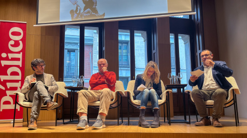 José Antonio Martín Pallín, María Eugenia Rodríguez Palop e Ignacio Sánchez-Cuenca, junto a Sato Díaz, que moderó el debate sobre 'lawfare' organizado por 'Público' y la Fundación Primero de Mayo. José Antonio Martín Pallín, María Eugenia Rodríguez Palop e Ignacio Sánchez-Cuenca, junto a Sato Díaz, que moderó el debate sobre 'lawfare' organizado por 'Público' y la Fundación Primero de Mayo.