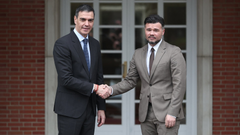 Pedro Sánchez y Gabriel Rufián, en una imagen de archivo en La Moncloa. Pedro Sánchez y Gabriel Rufián, en una imagen de archivo en La Moncloa.