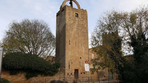 La façana exterior de la torre de Peratallada