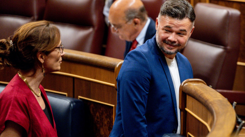 rufianmonica Imagen de archivo de una conversación entre Gabriel Rufián y Mónica García en el Congreso en julio de 2025
