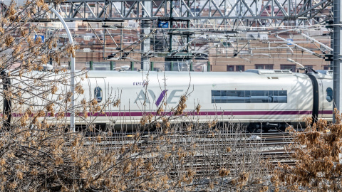 Tren entrando en la estación de Madrid-Puerta de Atocha-Almudena Grandes. Tren entrando en la estación de Madrid-Puerta de Atocha-Almudena Grandes.