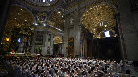 Vista de la Basílica de San Pedro durante una misa dirigida por el papa León XIV, en una imagen de archivo.