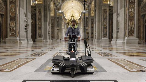 Una de las máquinas que monitorizarán el estado de la Basílica de San Pedro, en el Vaticano.