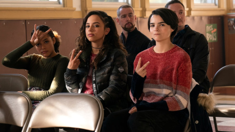 'Cleptómanas' cuenta la historia de una amistad improbable entre tres adolescentes. 'Cleptómanas' cuenta la historia de una amistad improbable entre tres adolescentes.