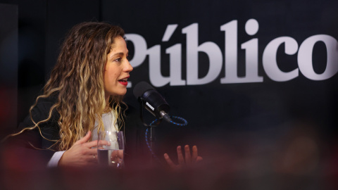Lara Hernández, coordinadora de Movimiento Sumar, en el plató de 'Público'.