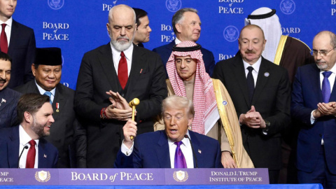 Donald Trump con su Junta de Paz.