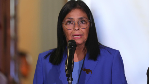 La presidenta encargada de Venezuela, Delcy Rodríguez habla este jueves, en Caracas (Venezuela).