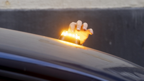 EuropaPress_7118081_baliza_v16_emergencia_vehiculos_21_noviembre_2025_madrid_espana_baliza_v16 Baliza V16 de emergencia para vehículos.