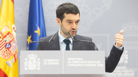 EuropaPress_7170352_ministro_derechos_sociales_consumo_agenda_2030_pablo_bustinduy_rueda_prensa Imagen de archivo del ministro de Derechos Sociales, Consumo y Agenda 2030, Pablo Bustinduy, durante una rueda de prensa.