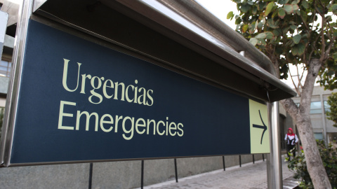 Entrada del Hospital Universitario Hospiten Sur de Tenerife.