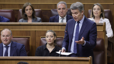 377cbdaec8a36b55fa68c8621dd8e19d15d40868 El líder del PP, Alberto Núñez Feijóo interviene en la sesión de control celebrada en el Congreso.