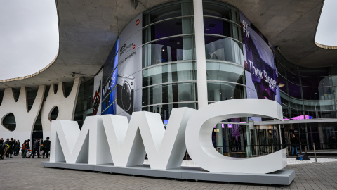 Logo del MWC a les portes del congrés