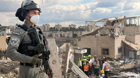 Ocho personas murieron este domingo tras el impacto de un misil iraní en la localidad israelí de Beit Shemesh, cerca de Jerusalén.