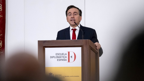 El ministro de Asuntos Exteriores, José Manuel Albares, durante la entrega de los despachos de secretario de embajada a la LXXVII promoción de la carrera diplomática, en la Escuela Diplomática, a 26 de febrero El ministro de Asuntos Exteriores, José Manuel Albares, durante la entrega de los despachos de secretario de embajada a la LXXVII promoción de la carrera diplomática, en la Escuela Diplomática, a 26 de febrero