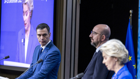 El presidente del Gobierno de España, Pedro Sánchez; el presidente del Consejo Europeo, Charles Michel y la presidenta de la Comisión Europea, Ursula von der Leyen, en una imagen de archivo.