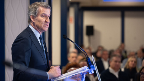 El presidente del PP, Alberto Núñez Feijóo, durante un desayuno informativo de Fórum Europa, a 4 de marzo de 2026, en Bilbao, Vizcaya, País Vasco (España). El presidente del PP, Alberto Núñez Feijóo, durante un desayuno informativo de Fórum Europa, a 4 de marzo de 2026, en Bilbao, Vizcaya, País Vasco (España).