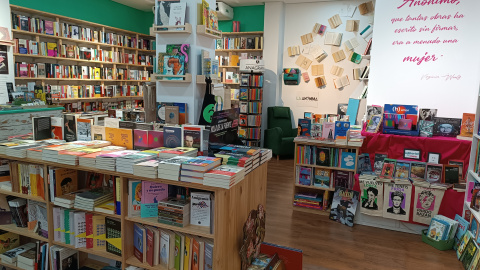 La Anónima, librería generalista con un fuerte compromiso en la preservación de la memoria de las mujeres en literatura