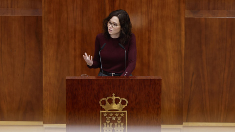La presidenta de la Comunidad de Madrid, Isabel Díaz Ayuso, interviene desde el estrado ante el pleno que la Asamblea regional celebra este jueves. EFE/ Sergio Perez La presidenta de la Comunidad de Madrid, Isabel Díaz Ayuso, interviene desde el estrado ante el pleno que la Asamblea regional celebra este jueves. EFE/ Sergio Perez