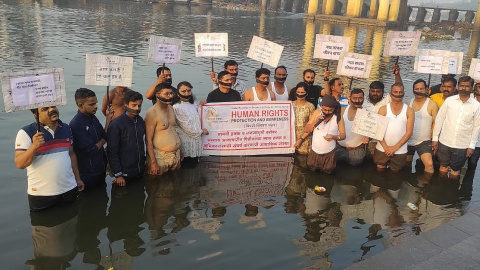 WhatsApp_Image_2023_11_22_at_1_48_08_PM Una protesta de ciudadanos de Pune (India) por la contaminación del río Indrayani, afectado por los vertidos de las fábricas de componentes para coches eléctricos que terminan en Europa.