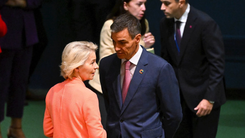El presidente de España Pedro Sanchez junto con la Presidenta de la Comisión Europea Úsula von der Leyen