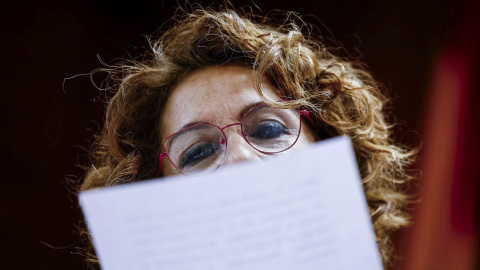 La vicepresidenta primera y ministra de Hacienda, María Jesús Montero, comparece este miércoles en la comisión correspondiente del Senado para informar sobre cómo se va a financiar el comprometido aumento del gasto en defensa.