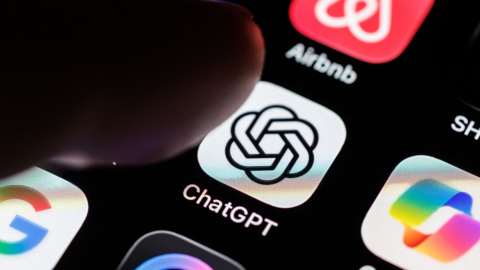 El logo de ChatGPT, de OpenAI, en la pantalla de un IPhone. El logo de ChatGPT, de OpenAI, en la pantalla de un IPhone.