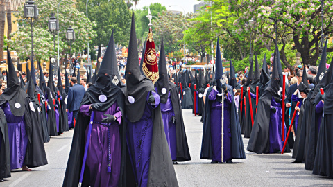 Procesión de penitentes en Semana Santa