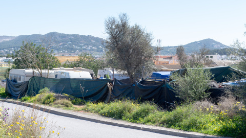 Asentamiento de Can Rova II, a 1 de abril de 2025, en Ibiza, Baleares (España), antes de su desalojo.