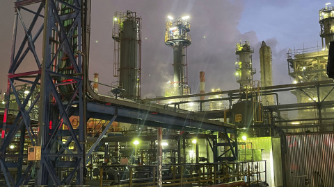 Refinería de petróleo de Haifa, en Israel, atacada por Irán en respuesta al bombardeo en South Pars.