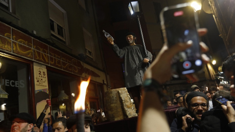 Foto de archivo de la procesión y entierro de Genarín, celebrada en 2023.