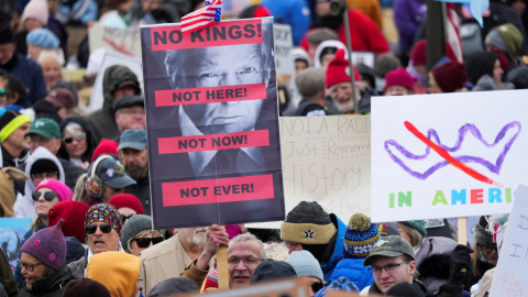 Protestas "No Kings" en la ciudad St. Paul (Minnesota).