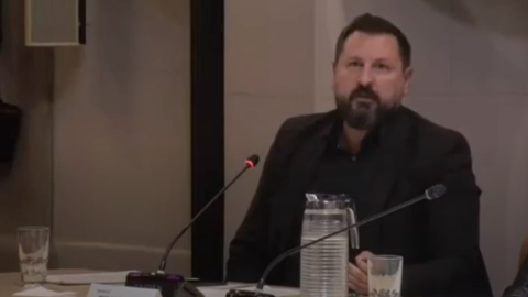 Miguel Martínez, conseller de Vox a Barcelona, durant el ple Miguel Martínez, conseller de Vox a Barcelona, durant el ple