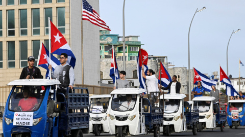 Manifestantes cubanos en la marcha anti-imperialista celebrada en la Habana